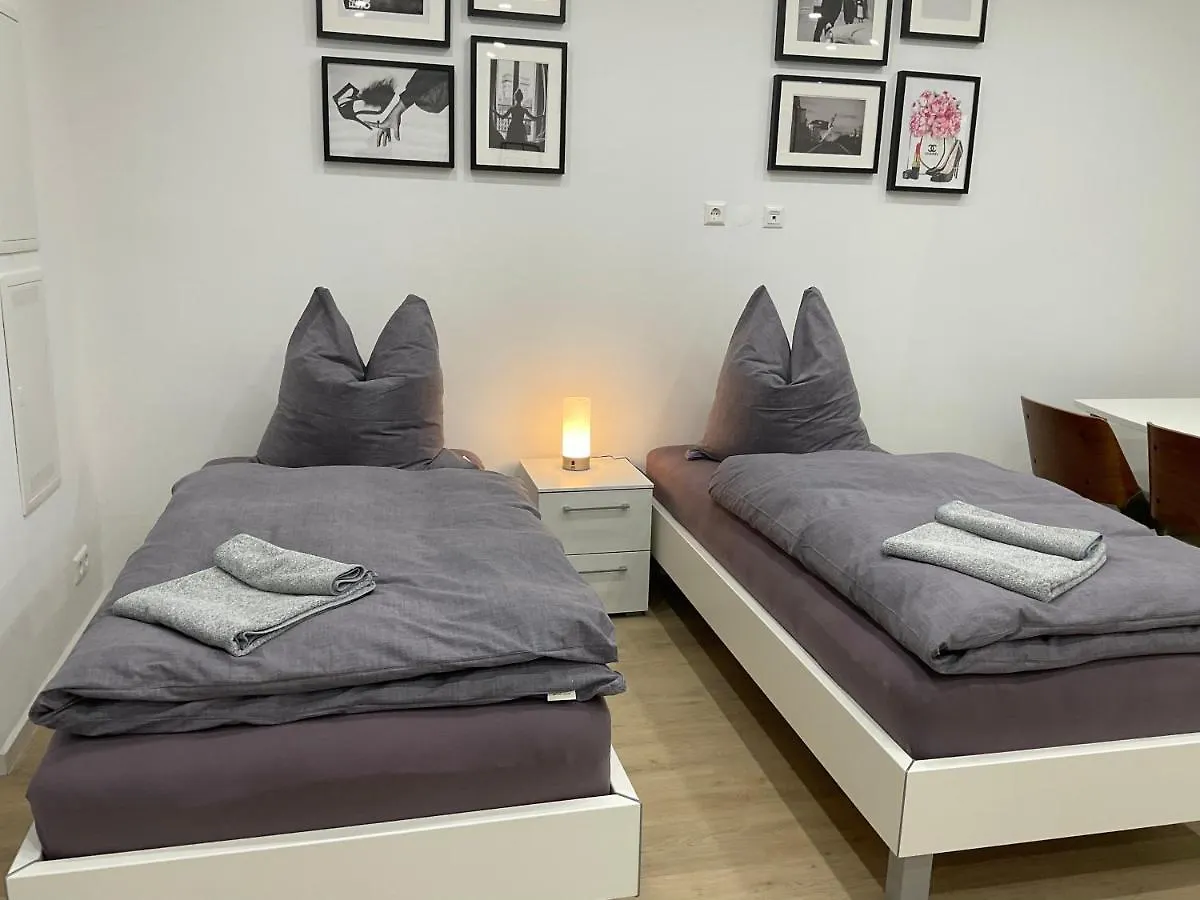 Deluxe Apartments Messe Flughafen لينفلدن اشتردين ألمانيا